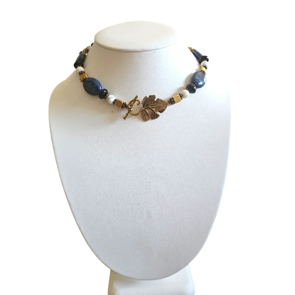 Natural stones Necklace with Lapis, Tibetian Style Leaf Toggle clasp and hearts